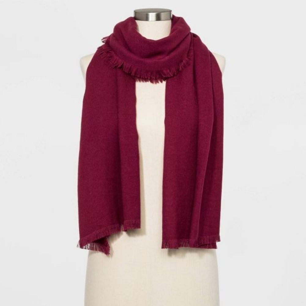 🎄Oversized Burgundy Crimson Scarf  frayed edges